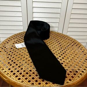 NWT Tom Ford 100% silk black tie made in Italy